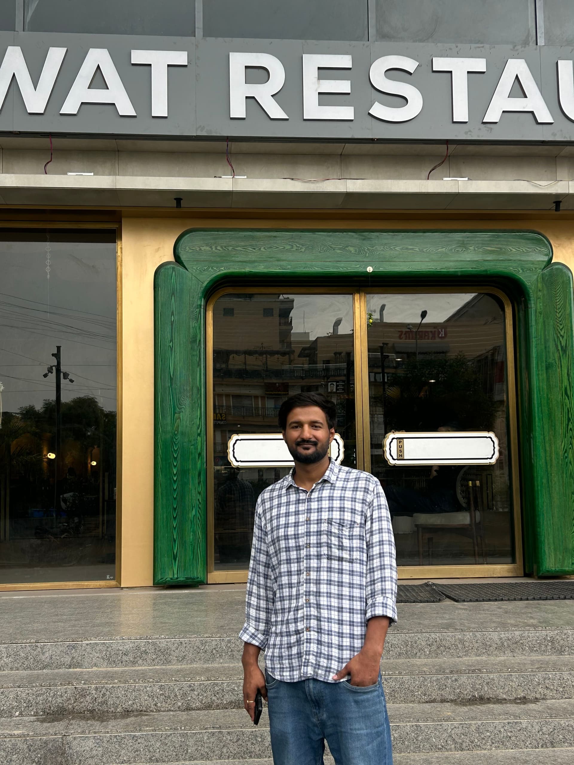 Cofe Cafe Owner